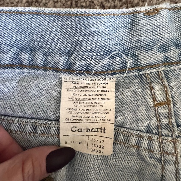 Carhartt Light Wash denim Jean, distressed - Picture 5 of 11